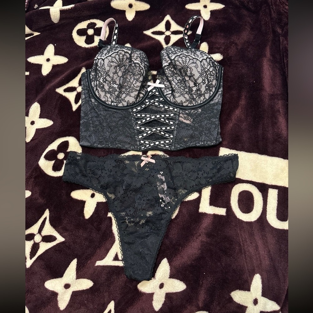 🆕 Victoria Secret Lingerie Set nwt